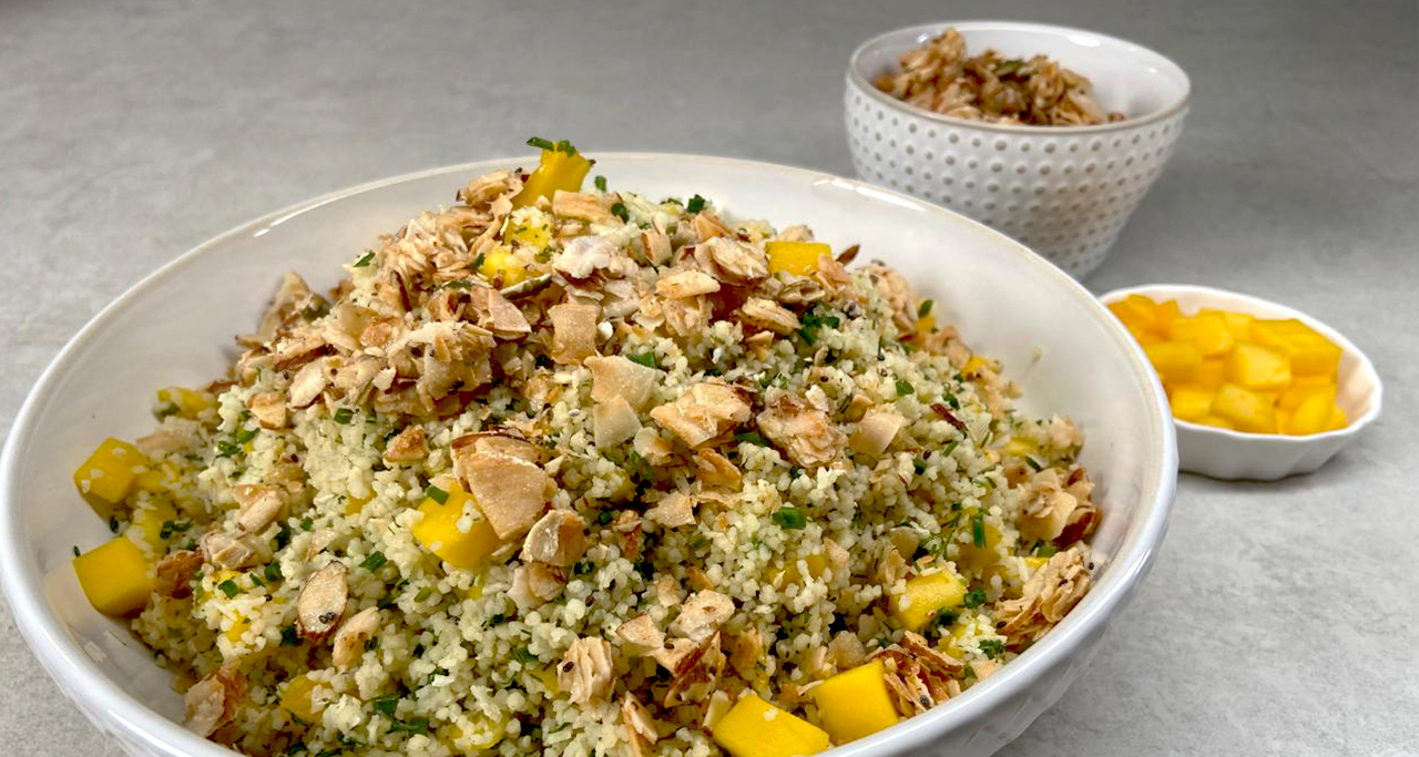 Ensalada Tropical de Cuscús con Coco y Mango